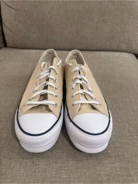 Converse Chuck Taylor All Star Platform Canvas Low Top - Women’s 9.5